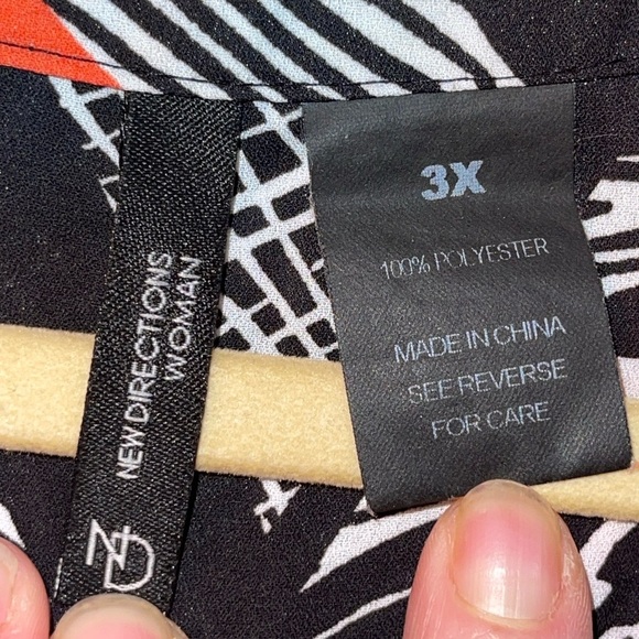 New Directions Tunic Top - Picture 3 of 3